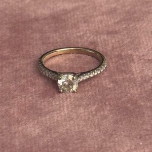 18k white gold diamond ring